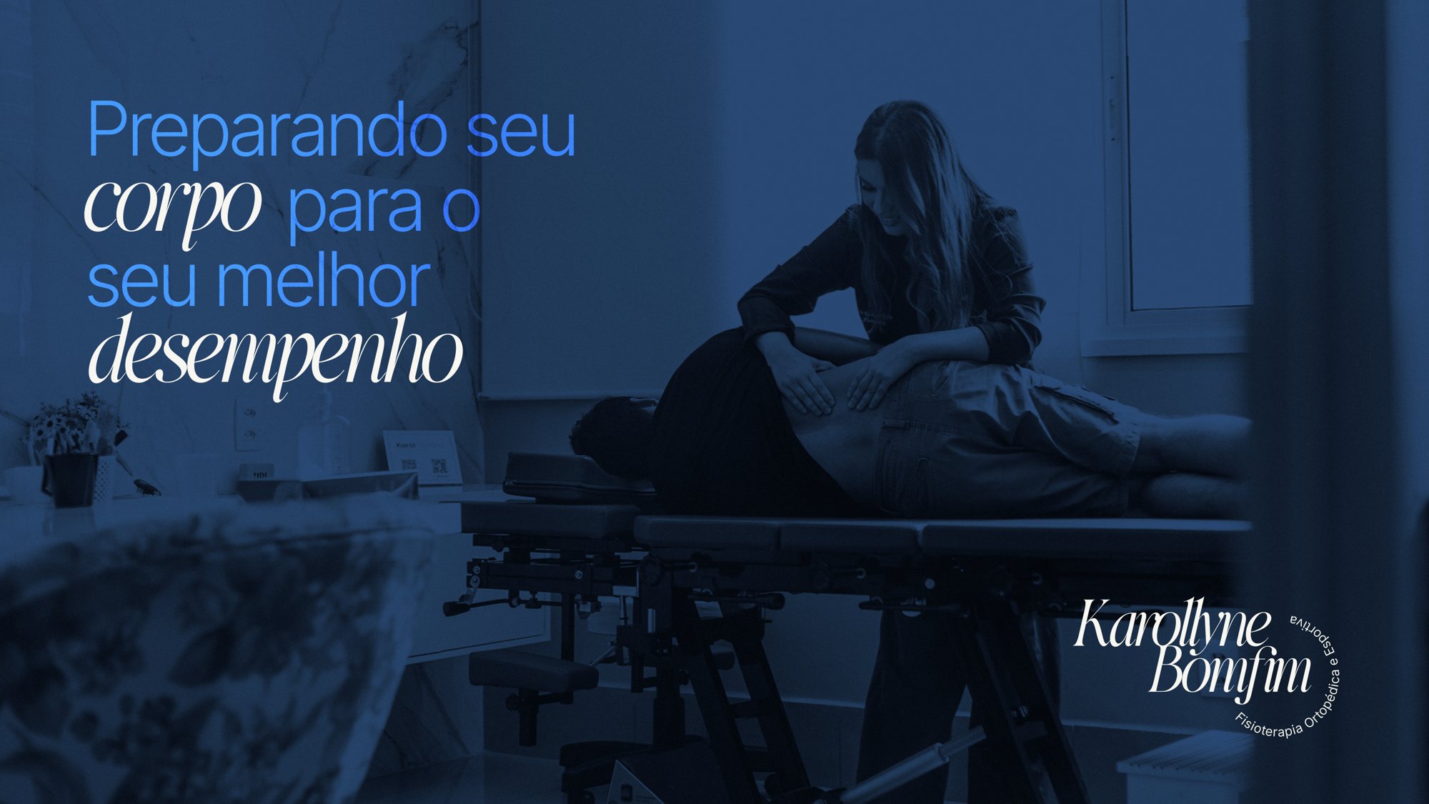 Karollyne Bomfim atendendo um paciente